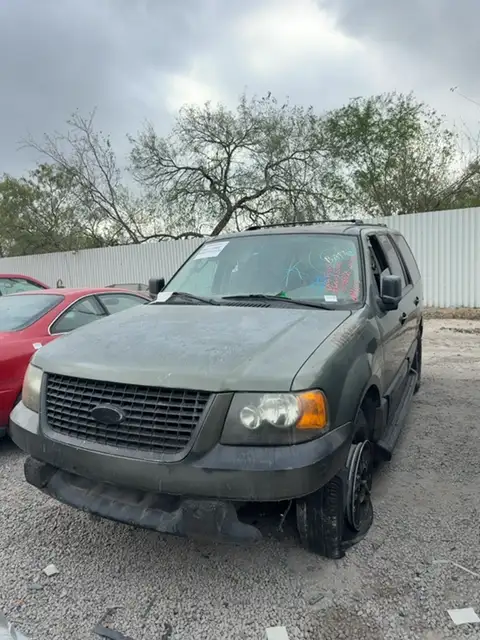 Photo of 2004 Ford Expedition