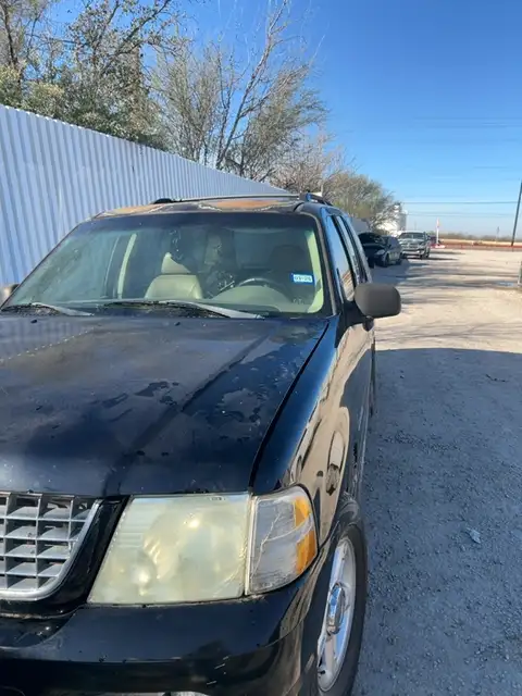 Photo of 2004 Ford Explorer