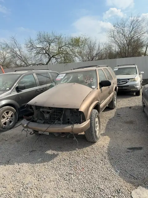 Photo of 2004 Chevrolet Blazer