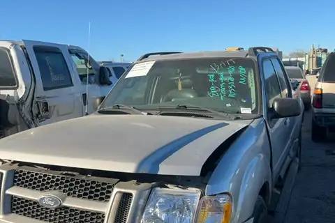Photo of 2004 Ford Explorer Sport Trac
