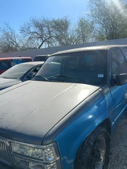 Photo of 1996 Gmc Suburban
