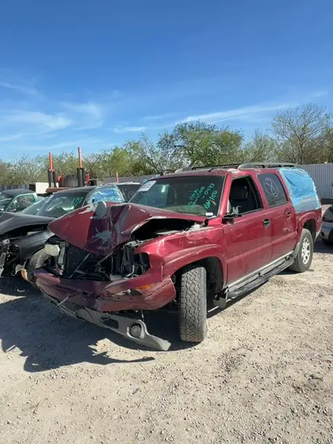 Photo of 2004 Chevrolet Suburban
