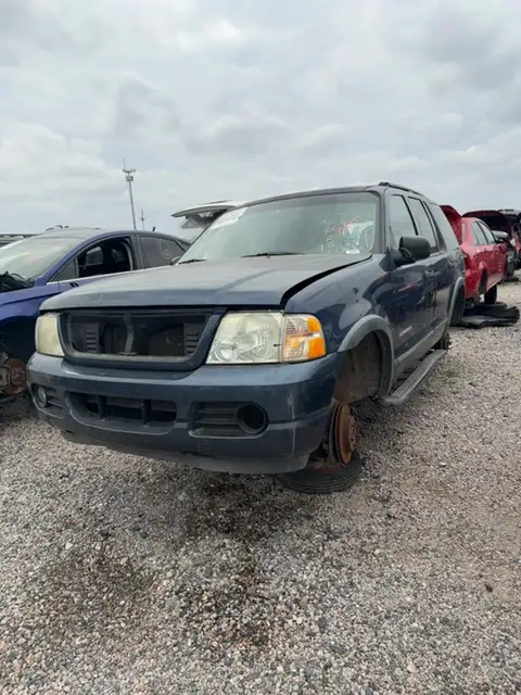 Photo of 2004 Ford Explorer