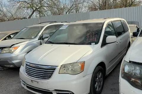 Photo of 2012 Chrysler Town & Country