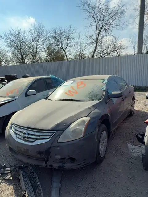 Photo of 2010 Nissan Altima