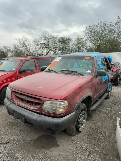 Photo of 2000 Ford Explorer
