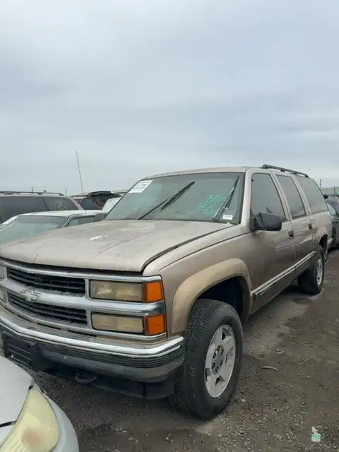 Photo of 1999 Chevrolet Suburban