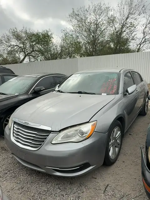 Photo of 2013 Chrysler 200