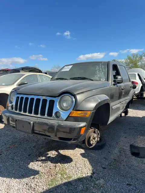 Photo of 2005 Jeep Liberty
