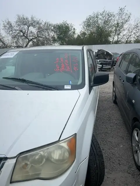 Photo of 2008 Chrysler Town & Country