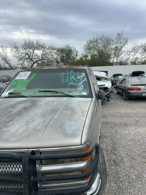 Photo of 1999 Chevrolet Tahoe