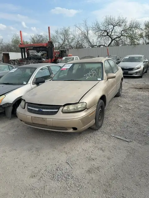 Photo of 2001 Chevrolet Malibu