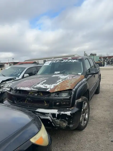 Photo of 2004 Chevrolet Avalanche
