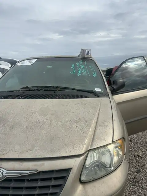 Photo of 2004 Chrysler Town & Country