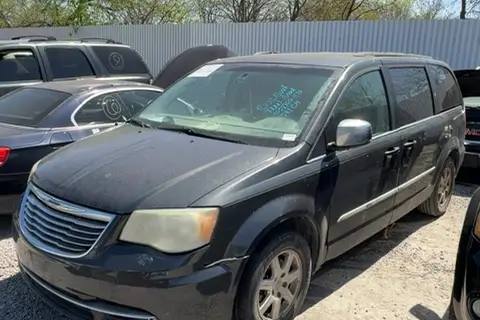 Photo of 2011 Chrysler Town & Country