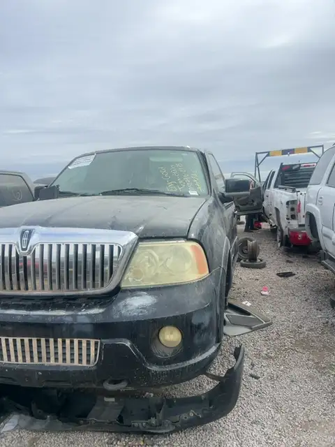Photo of 2004 Lincoln Navigator