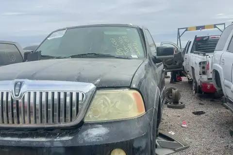 Photo of 2004 Lincoln Navigator