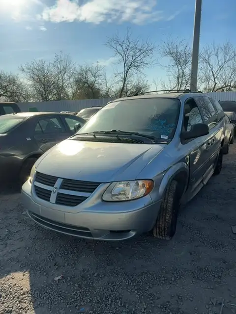Photo of 2005 Dodge Grand Caravan