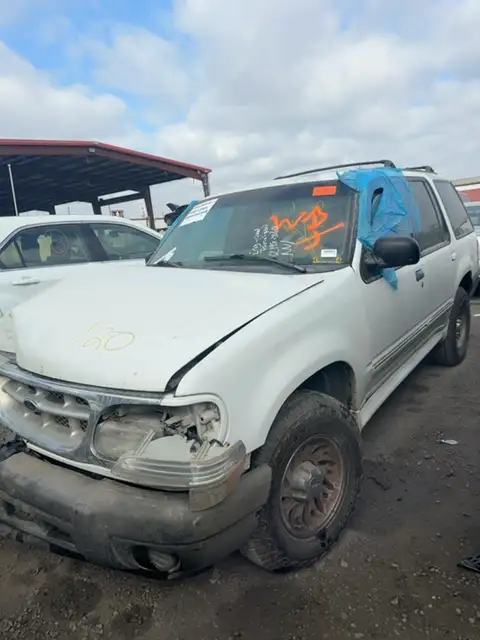 Photo of 2000 Ford Explorer