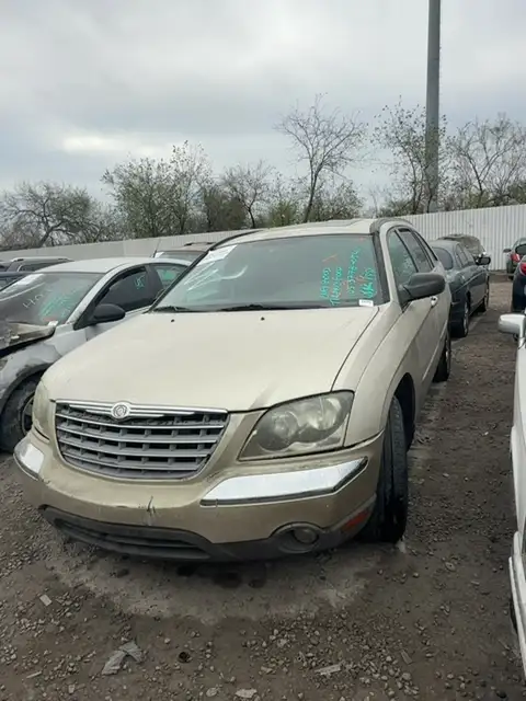 Photo of 2005 Chrysler Pacifica