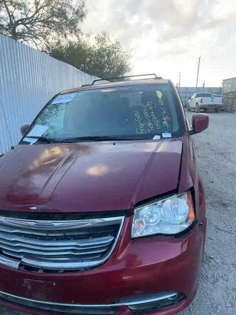 Photo of 2014 Chrysler Town & Country
