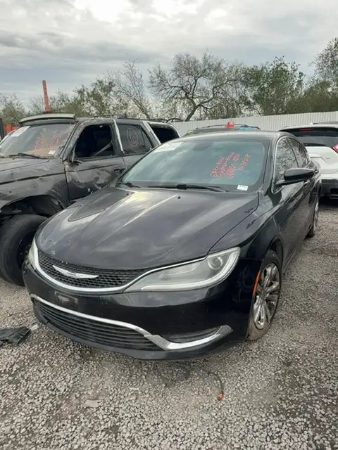 Photo of 2015 Chrysler 200