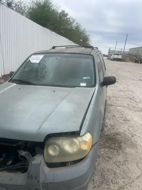 Photo of 2005 Ford Escape