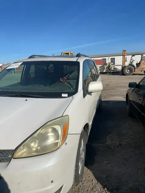 Photo of 2004 Toyota Sienna
