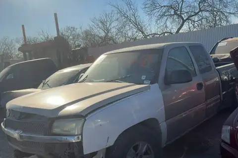 Photo of 2004 Chevrolet Silverado