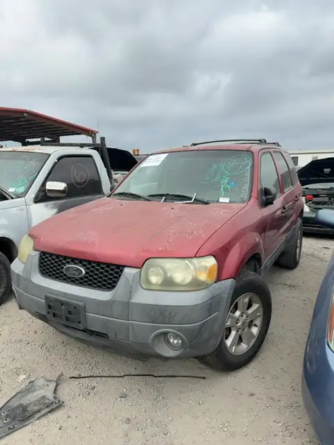 Photo of 2005 Ford Escape