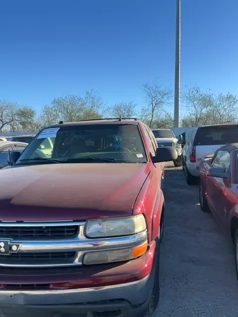 Photo of 2004 Chevrolet Suburban