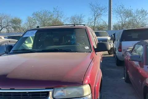 Photo of 2004 Chevrolet Suburban