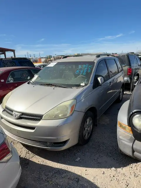 Photo of 2004 Toyota Sienna