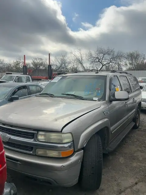 Photo of 2003 Chevrolet Suburban