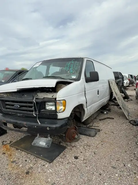 Photo of 2005 Ford Econoline