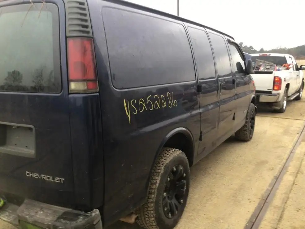 Photo of 2002 Chevrolet Express 2500 Van