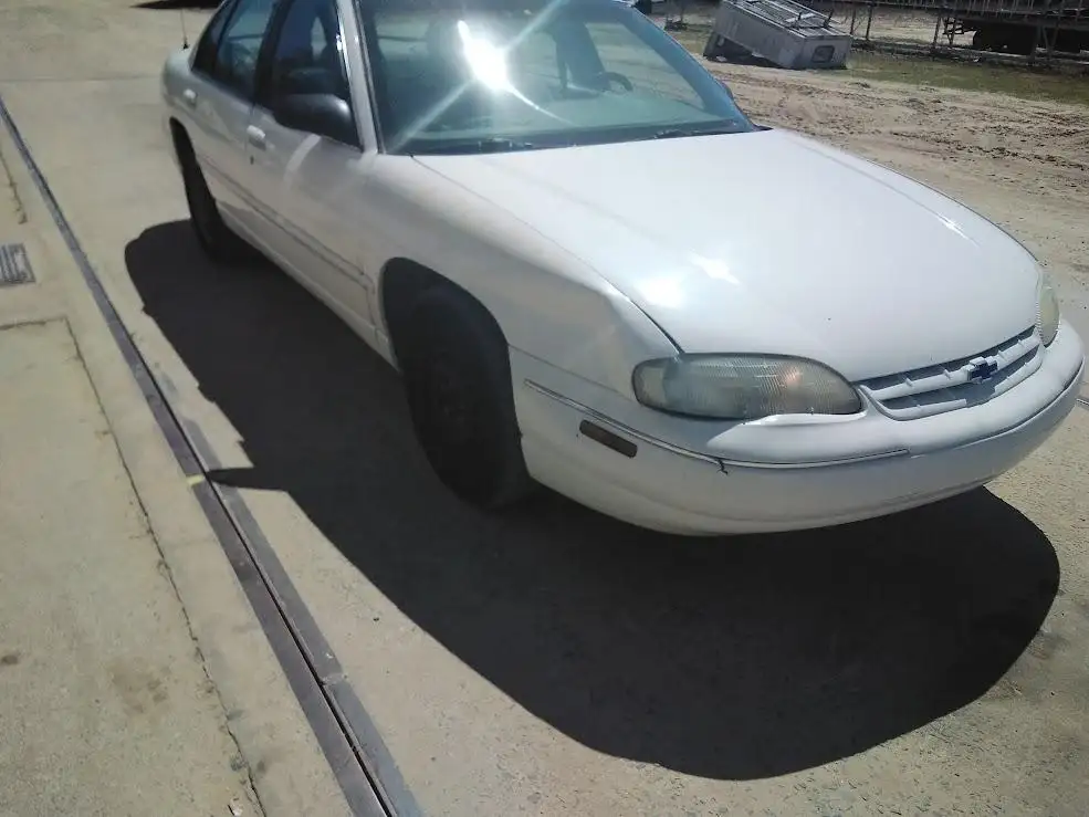 Photo of 2001 Chevrolet Lumina Car