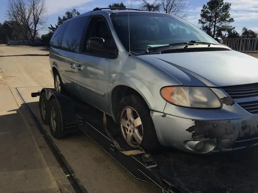 Photo of 2005 Dodge Caravan