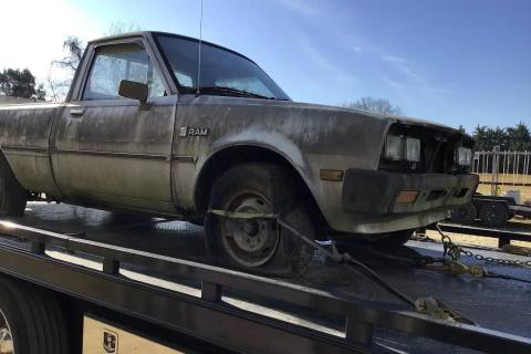 Photo of 1985 Dodge D-50