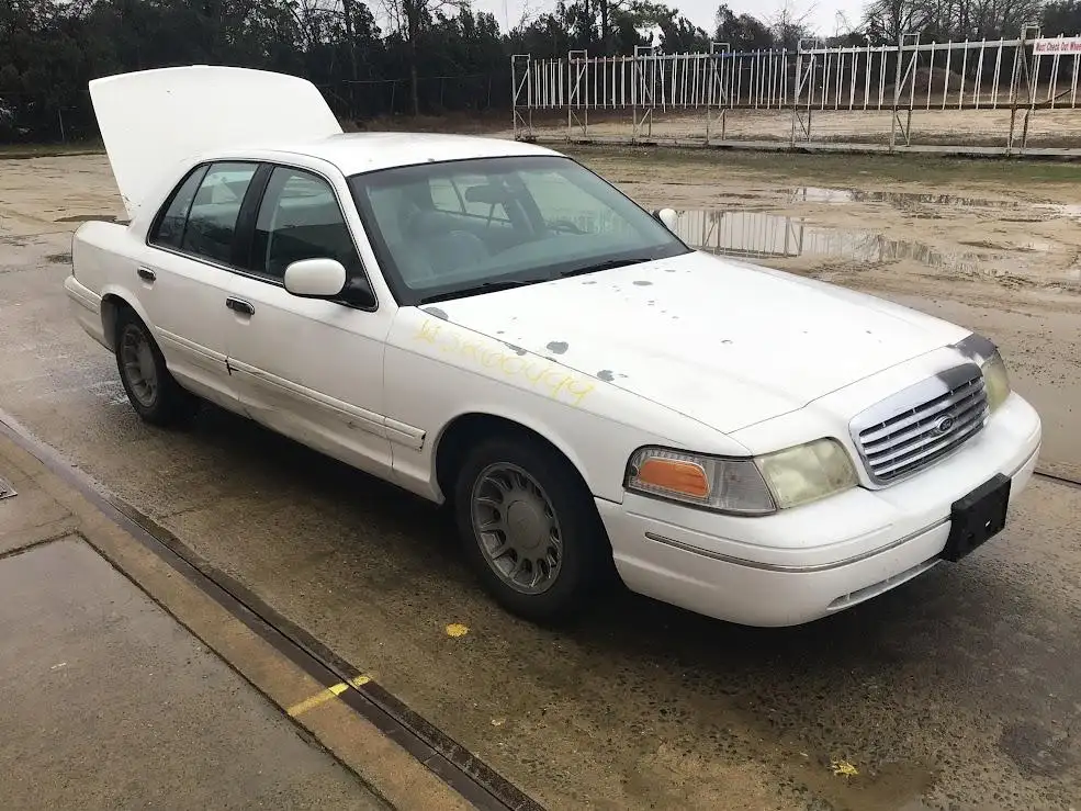 Photo of 2002 Ford Crown Victoria