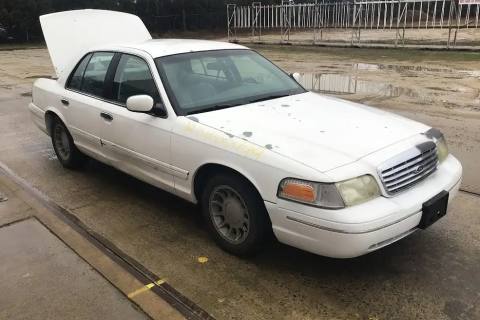 Photo of 2002 Ford Crown Victoria