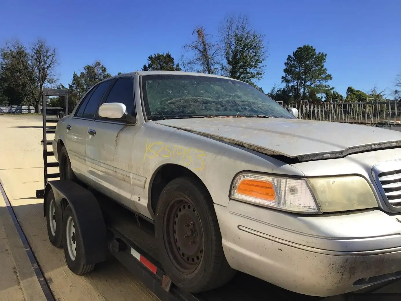 Photo of 2001 Ford Crown Victoria