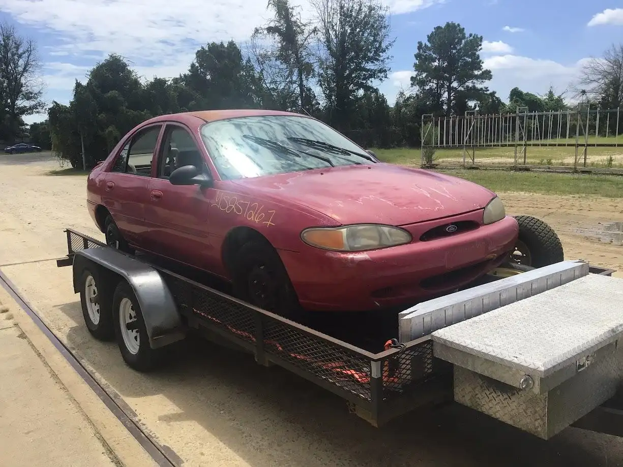 Photo of 2002 Ford Escort