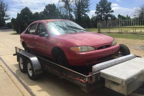 Photo of 2002 Ford Escort