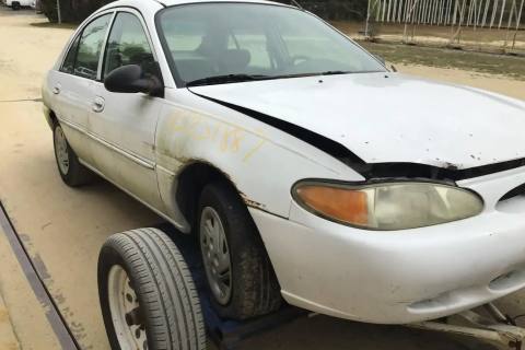 Photo of 2002 Ford Escort