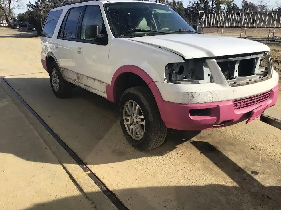 Photo of 2004 Ford Expedition