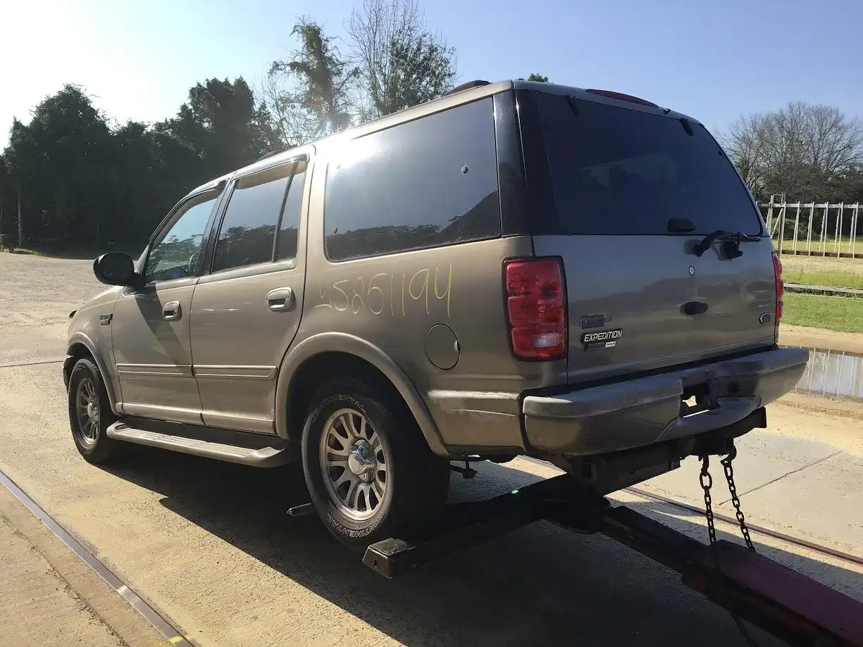 Photo of 2002 Ford Expedition