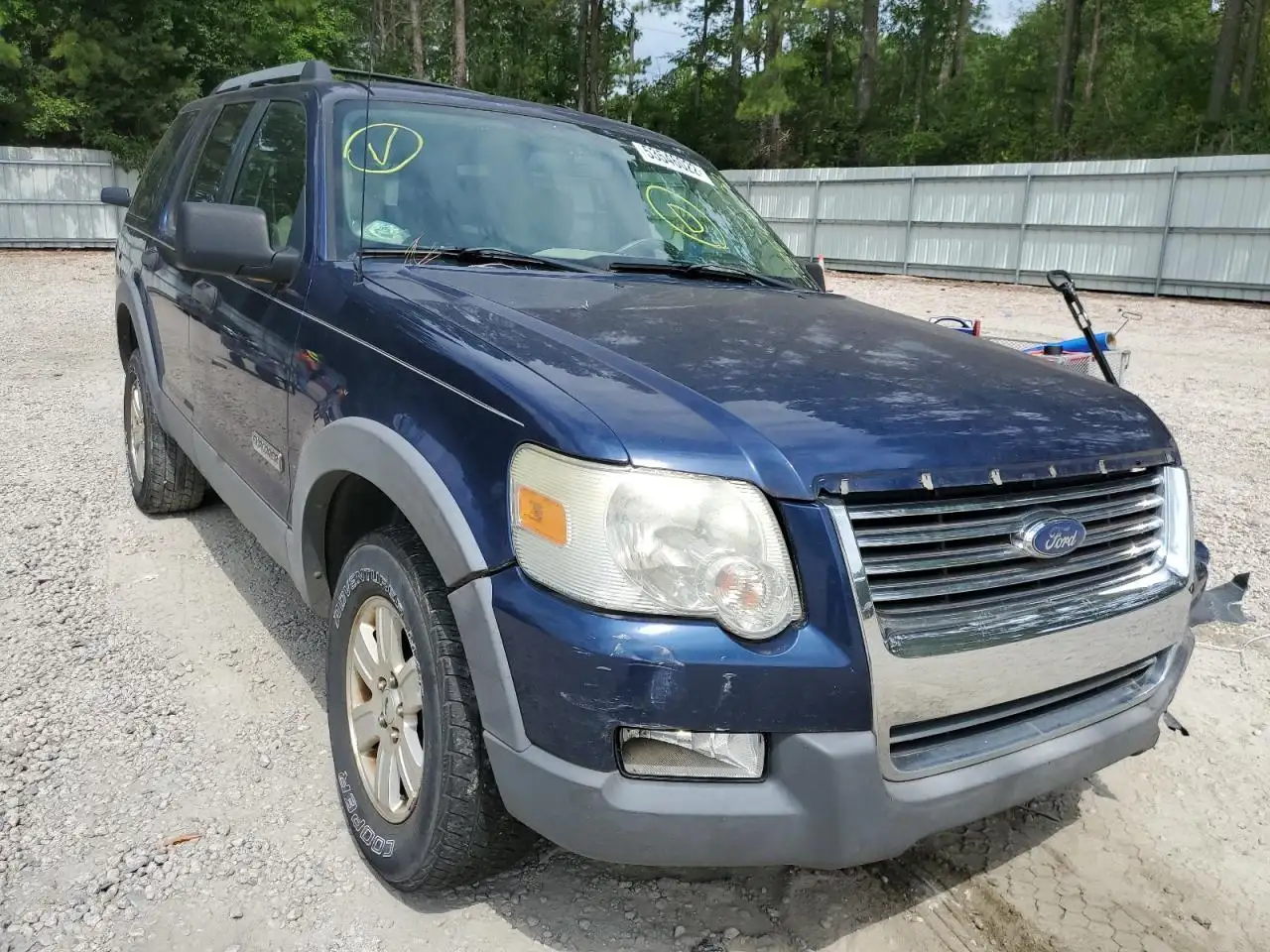 Photo of 2006 Ford Explorer