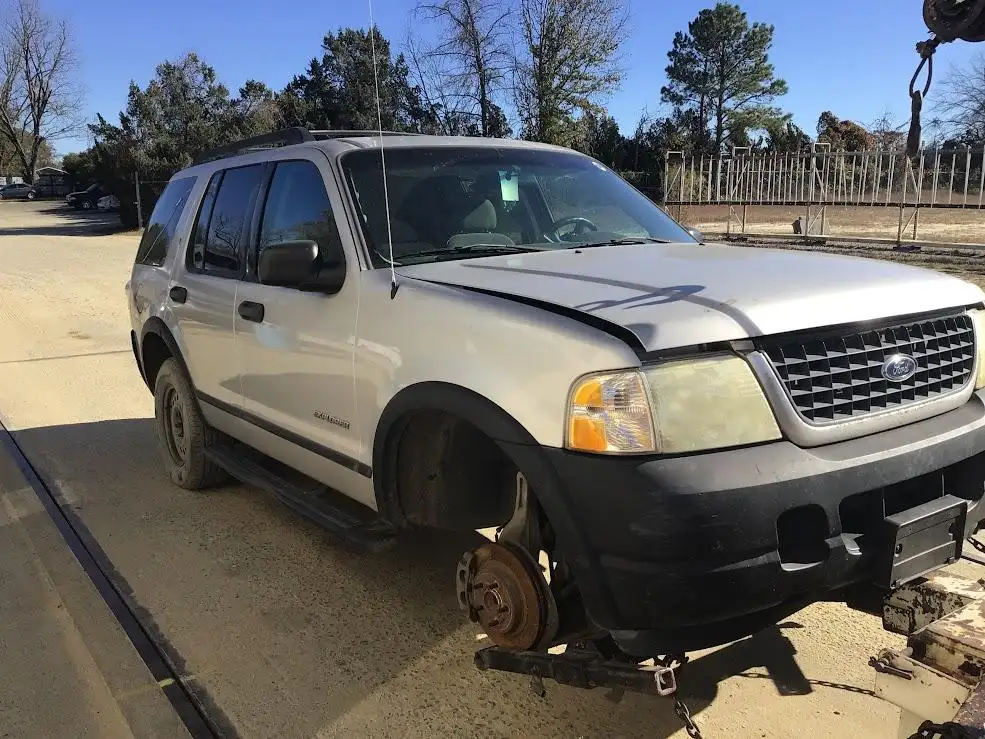 Photo of 2005 Ford Explorer