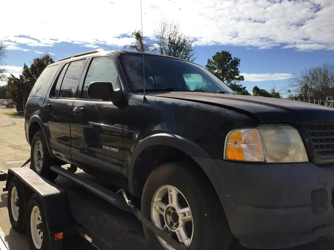 Photo of 2004 Ford Explorer